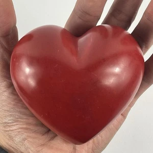 Piedra roja lisa tallada corazón peso papel piedra preocupación roca día de San Valentín corazón - Imagen 1 de 9