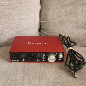 Focusrite Scarlett 2i2 (2nd Gen) USB Audio Interface FFFA001149-03 - Picture 1 of 11