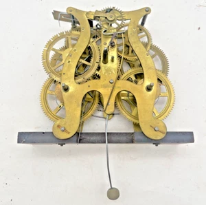 VINTAGE SETH THOMAS CLOCK MOVEMENT with seat board . (0568) - Picture 1 of 11