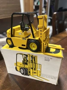 CAT V80D Fork Lift Die Cast Toy - Picture 1 of 5