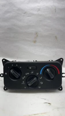 Jeep Liberty 2002-2003 calefacción control de aire acondicionado Foto 1 de 2