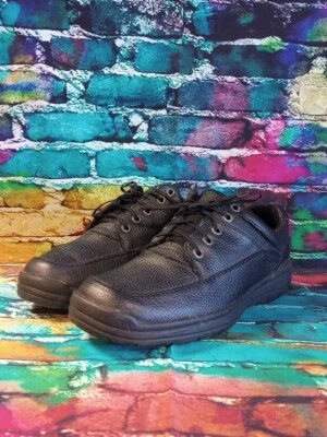 Thom McAn Waterproof Black Leather Shoes Men’s Size 8 1/2 Wide - Image 1 of 4