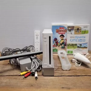 Nintendo Wii Console Bundle Wii GC Gamecube Comp Sports PAL TESTED FREE POSTAGE - Picture 1 of 12