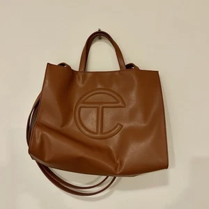 Telfar mittelgroße hellbraune Einkaufstasche hellbraun Kunstleder Handtasche klassisch Unisex - Bild 1 von 9