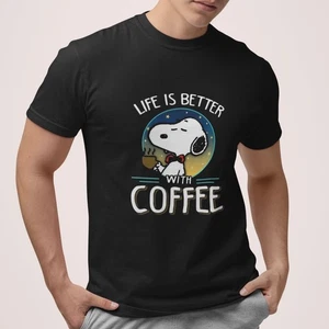 Linda Camiseta Gráfica Perro Amante del Café Life Is Better With Coffee Divertida De Colección - Imagen 1 de 5