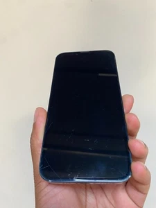 iPhone 13- 128GB-Mezzanotte (Sbloccato) grado BUONO-vetrino fot. rotto - Foto 1 di 9