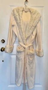 LADIES LG~POTTERY BARN~LUXURIOUS PLUSH HOODED BATH ROBE~IVORY~FAUX FUR~NWOT - Picture 1 of 7