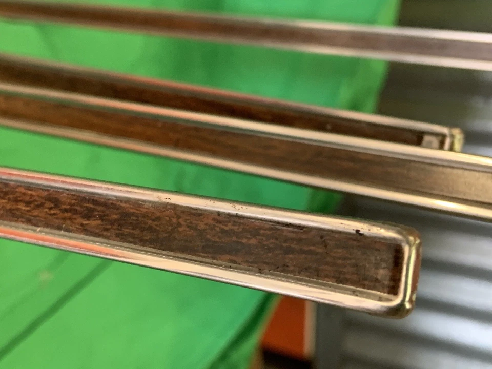 Oldsmobile Cutlass Salon Supreme 1976 1977 juego de molduras de panel de puerta Foto 1 de 4