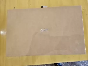 LG gram 15.6”, Intel Core Ultra 7 processor, Win 11, 16GB RAM, 1 TB SSD - Picture 1 of 11