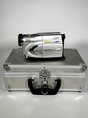 JVC GR-FX16EK Compact VHS Camcorder with Lockable Aluminium Case & Keys Untested - Image 1 of 4
