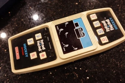Videojuego de mesa electrónico portátil Mattel COLECO HOCKEY A9 Foto 1 de 4