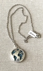 COLLAR Y BOLSA BRIGHTON HALO ODYSSEY WORLD MAPA TIERRA PLATA AZUL AGUA NUEVO CON ETIQUETAS - Imagen 1 de 11