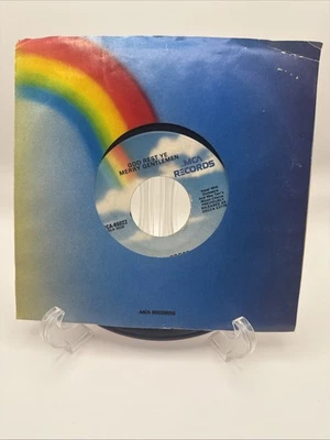 Bing Crosby Classic Holiday 45: "White Christmas", MCA (65022), 1980, NM - Image 1 of 4