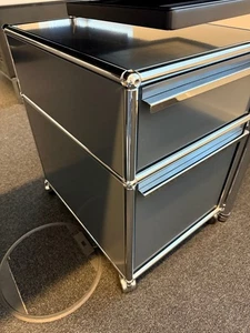 USM Haller Rollcontainer anthrazit - Bild 1 von 3