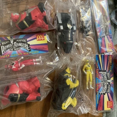 5 figuras de la película McDonalds Mighty Morphin Power Rangers y 2 sirenas eléctricas 1995 Foto 1 de 4