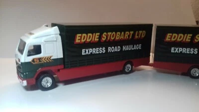 Corgi: Volvo 2/2achs Schiebeplanen Hgz. "Eddie Stobart Ltd." 1:64 - Bild 1 von 4