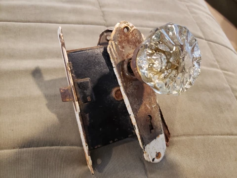 ANTIQUE VINTAGE DOOR MORTISE LOCK, LOVELY GLASS DOOR KNOBS, BACK PLATES, NO KEY Cover