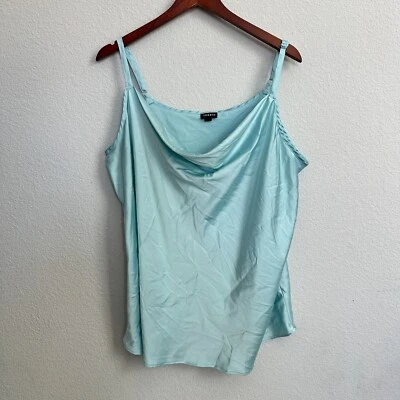 Torrid 背心上衣 1X Plus 缎面大圆领派对吊带派对浅蓝色 Y2K — 第 1/4 张图片