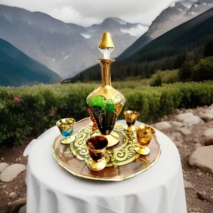 Collectable Art Glass Decanter with Six Glasses and Tray With Gold Leaf. - Picture 1 of 4