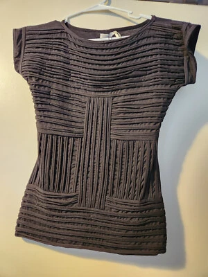 Blusa Leon Max preta Max tamanho pequeno - Imagem 1 de 3