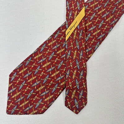 Corbata Salvatore Ferragamo Para Hombre Rojo Oscuro Seda Patrón Geométrico Kayaks Italia $225 Foto 1 de 4