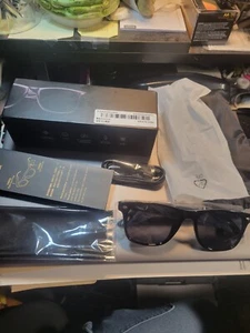 New In Box - Smart Sunglasses wireless bluetooth - Picture 1 of 8
