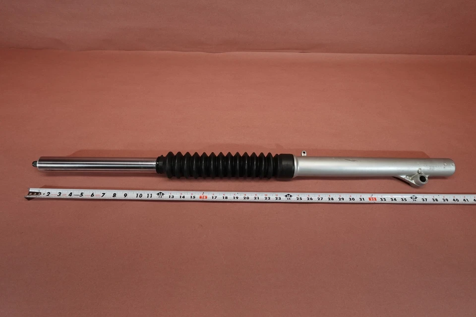 Tubo amortiguador horquilla delantera derecha Kawasaki KLR650 1987-2007 Foto 1 de 4