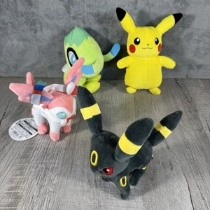 Pokemon Plüsch 4 Stück Top Zustand Pikachu Sylveon Celebi Umbreon - Bild 1 von 18
