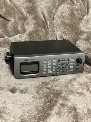 RadioShack Pro-2055 Triple Trunking Scanner - No Power Adapter - Image 1 of 2