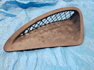 TOYOTA MR2 SPYDER 2000-2005 CUARTO PANEL VENTILACIÓN ENTRADA AIRE DERECHA - 907-17030 OEM Foto 1 de 4
