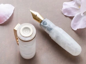 Wancher PuChiCo Fountain Pen White snow Eyedropper FIlling System 65mm F-Size - Picture 1 of 7