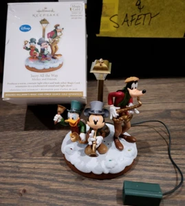 Hallmark Disney Jazzy All the Way Mickey & Friends Andenken Ornament 2011 JO305 - Bild 1 von 5