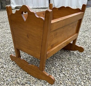 BabyWiege, Schaukelwiege, Babybett Massivholz, Handarbeit, unbenutzt, guter Zust - Bild 1 von 16