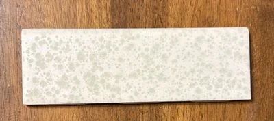 Azulejo Frostones by Oxford Bullnose 6 1/2" Gris Brillante Perla Blanco Mate Cerámica Foto 1 de 4