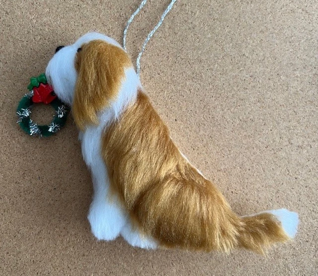 BEARDED COLLIE with CHRISTMAS WREATH - Part needle felted DOG - Изображение 1 из 1