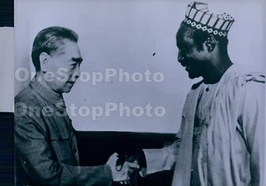 1974 Chinese Premier CHOU EN LAI w/Nigeria's Sani Souna Sisis Press  Photo - Picture 1 of 2