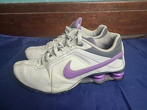 Nike Shox Conundrum Shoes Sneakers 407989-104 White/Purple Women's Size 10 - Picture 1 of 9