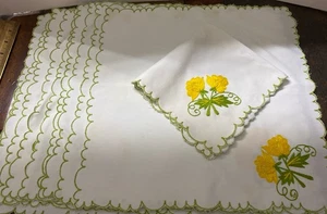Lot Of 3 VTG Embroidered Square Card Tablecloths & 10 Napkins Set ~38X38 13x13 - Picture 1 of 12