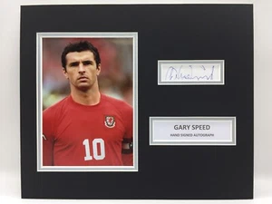 RARO Esposizione Foto Firmata Gary Speed Wales + COA AUTOGRAFO NEWCASTLE LEEDS - Foto 1 di 3