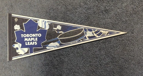 1990 Arena Hung TORONTO MAPLE LEAFS Full Size Pennant W/Backing Vintage NHL Cover