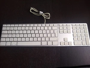 Apple A1243 Keyboard Qwerty Number Pad Aluminium Slim White USB Wired, Free Post - Picture 1 of 20