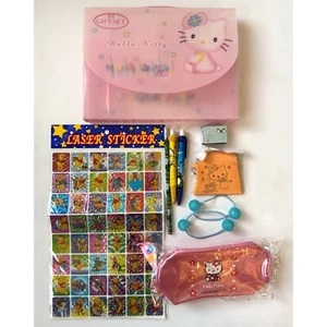 Lotto bomboniere vintage Hello Kitty set regalo borsa festa anime manga Pooh - Foto 1 di 6