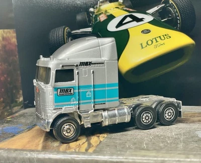 Matchbox Collectibles Kenworth Tractor Trucks Max Transport  - Image 1 of 4