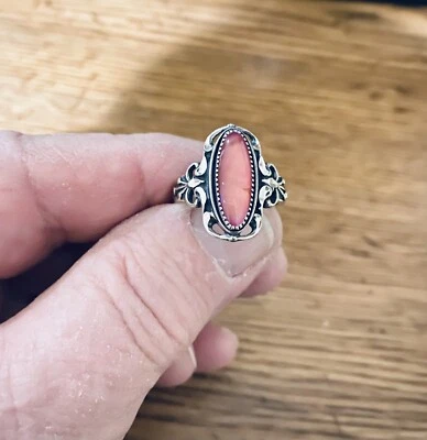 Pink Mother of Pearl Ring - Image 1 of 2