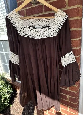 Túnica Indigo Soul para mujer manga larga marrón oscuro ganchillo encaje. Talla grande Foto 1 de 4