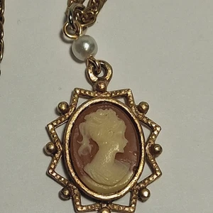 Vintage Kamee goldfarben mit 18" Kette Halskette Koralle orange Kamee mit Kunstperlen - Bild 1 von 9