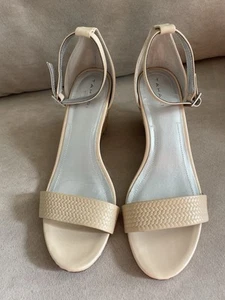 Tahari Florence Wedge Ankle strap Sandals Cream Tan SZ 10 M NWOT Women’s - Picture 1 of 7
