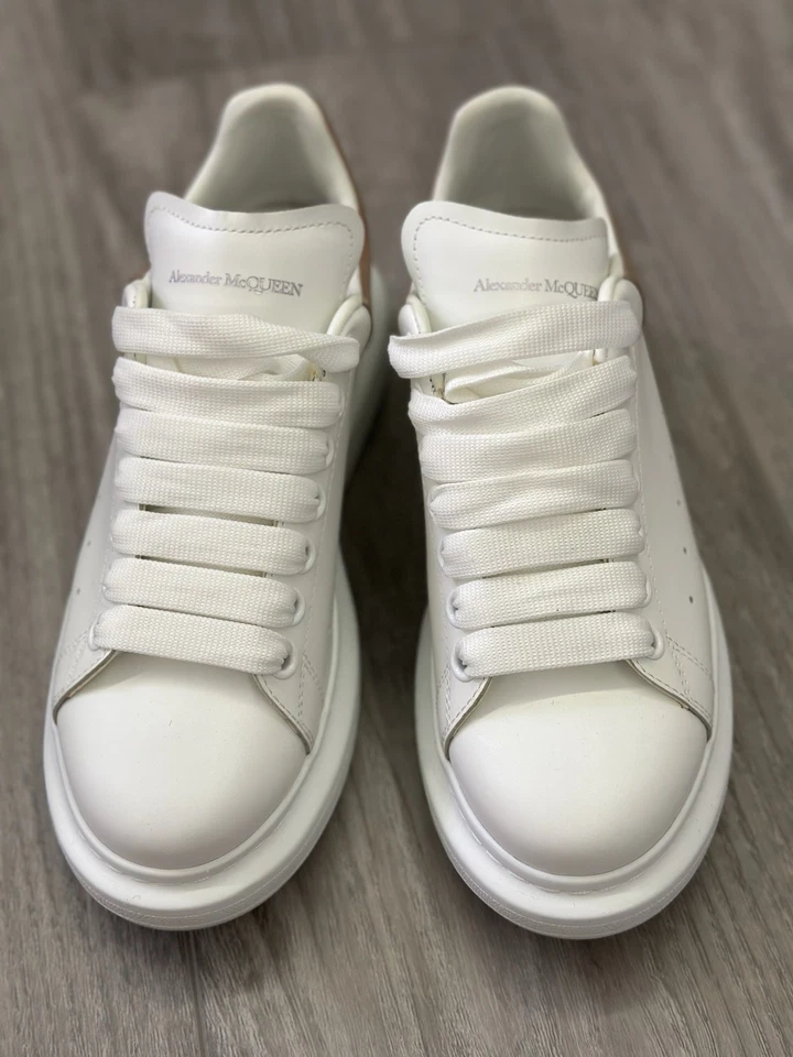 Auténticas zapatillas para mujer ALEXANDER McQUEEN - de cuero blanco dorado rosa Foto 1 de 4