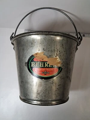 De colección. Cubo de cubo de metal Behrens Metal Ware, HDWE MATE. CO. CARROLL, IOWA 5"x 6"   Foto 1 de 4