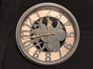 Reloj de pared May Time exterior/interior impermeable, silencioso sin marcar 13,5" decoración - Imagen 1 de 2